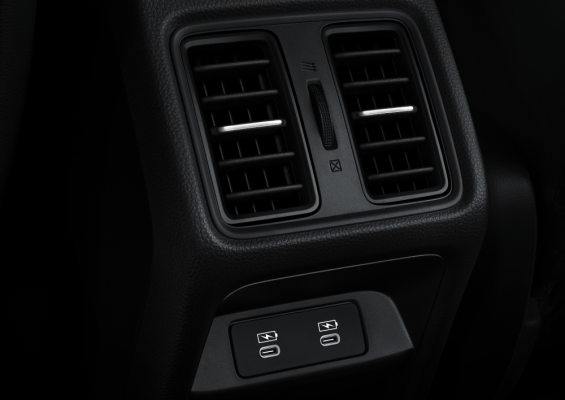 REAR-AIR-CONDITIONING-VENTILATION-WITH-2-TYPE‑C-PORTS-2.png
