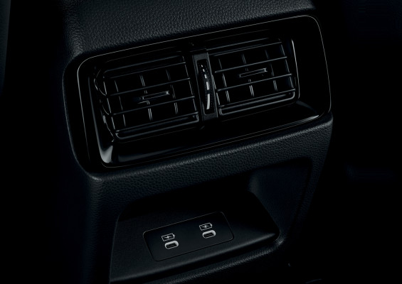 REAR-AIR-CONDITIONING-VENTILATION.jpg