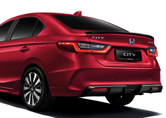 REAR BUMPER & DIFFUSER