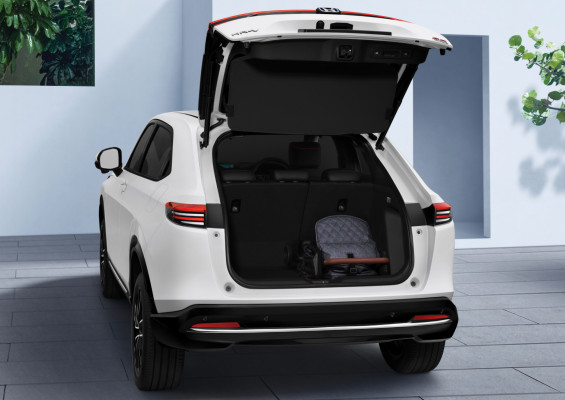 SPACIOUS-BOOT-SPACE-1.jpg
